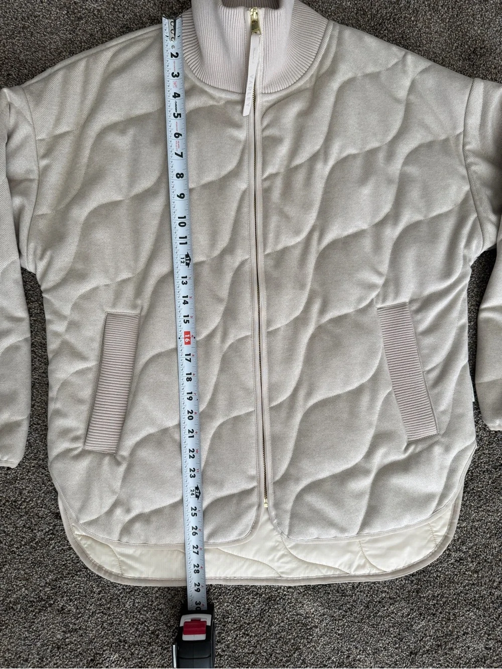 Sold Out - Women’s Small Varley Quilted Twill Jacket in Beige Fall Jacket NWOT - Picture 5 of 12